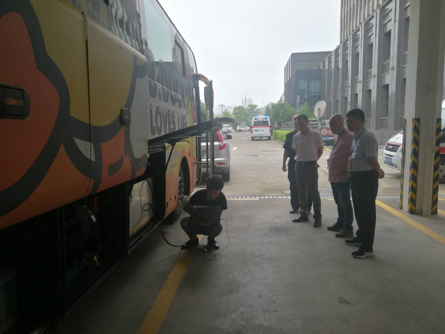 战高温 斗酷暑 后勤保障在行动
