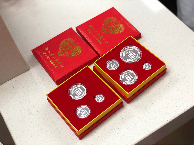 百次成分献血者，快来领纪念币啦