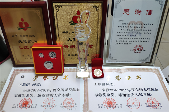 这样有责任感的宝藏医生，快给大家来一打！