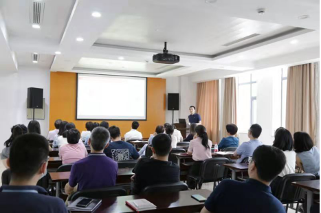 工程化红细胞用于治疗人类重大疾病                  ——中心科研顾问西湖大学高晓飞教授作精彩报告