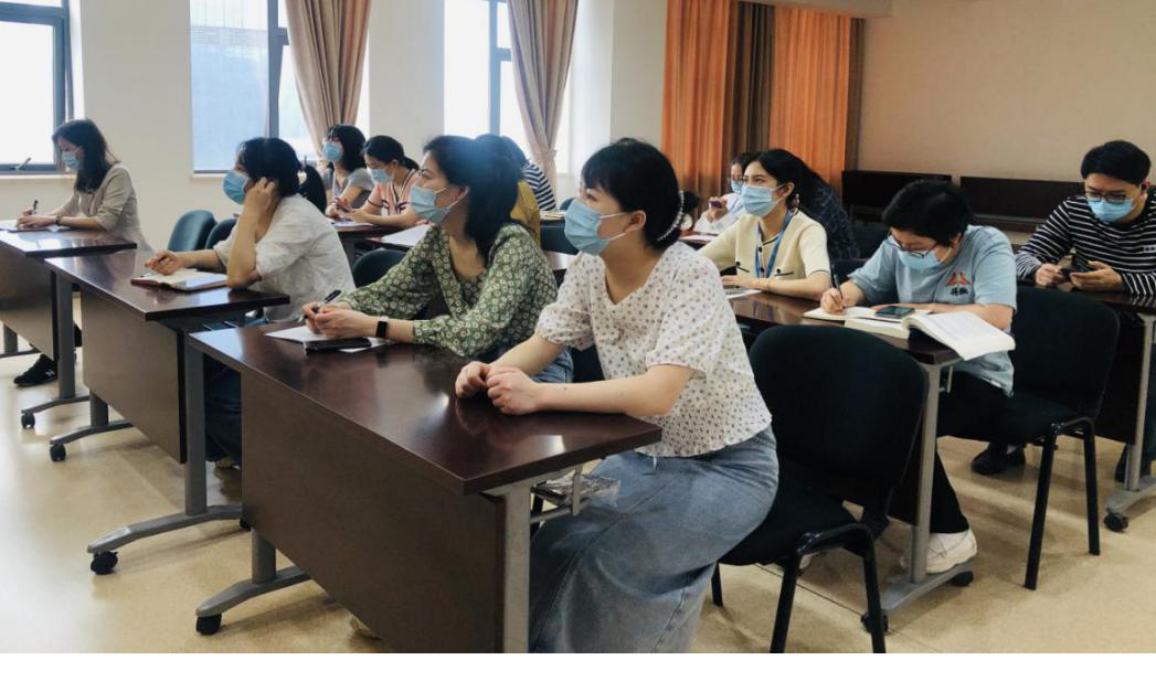 中心团员青年认真学习贯彻习近平总书记在庆祝中国共青团成立100周年大会上的重要讲话精神