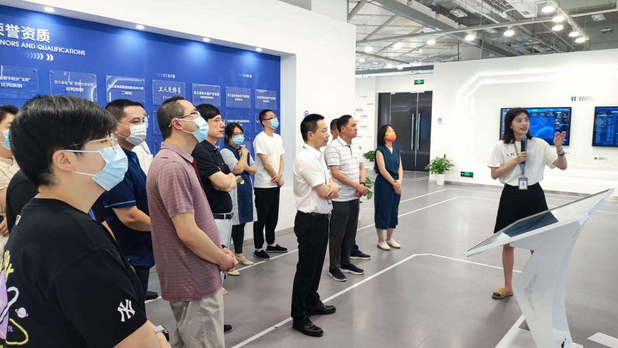 中心党委书记、主任胡伟一行赴杭州城市大脑有限公司参观交流