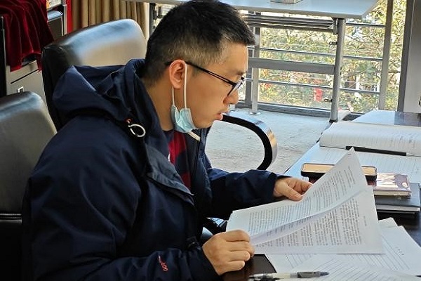 严格自警自律，锤炼扎实作风 ——记献血服务二科党支部和青年理论小组学习会