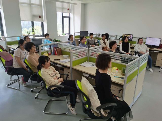 以案为鉴明纪法  勤廉并重树标杆 ——检验科开展观看警示教育片活动